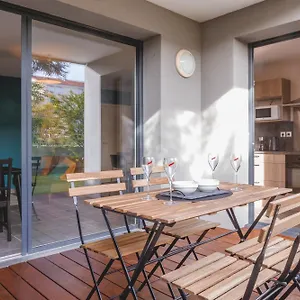 Superbe Terrasse Rdc - New Location Appartement