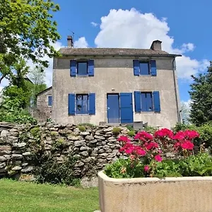 A La Tour De Peyrebrune Hébergement de vacances Alrance